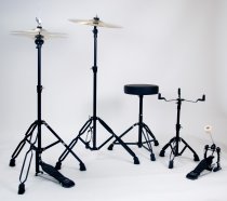 400 Series 5-Piece Studio Drumset With 20" Bass Drum & Throne, Black Woodgrain