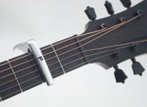 Capo With Pin Puller