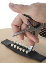 Capo With Pin Puller